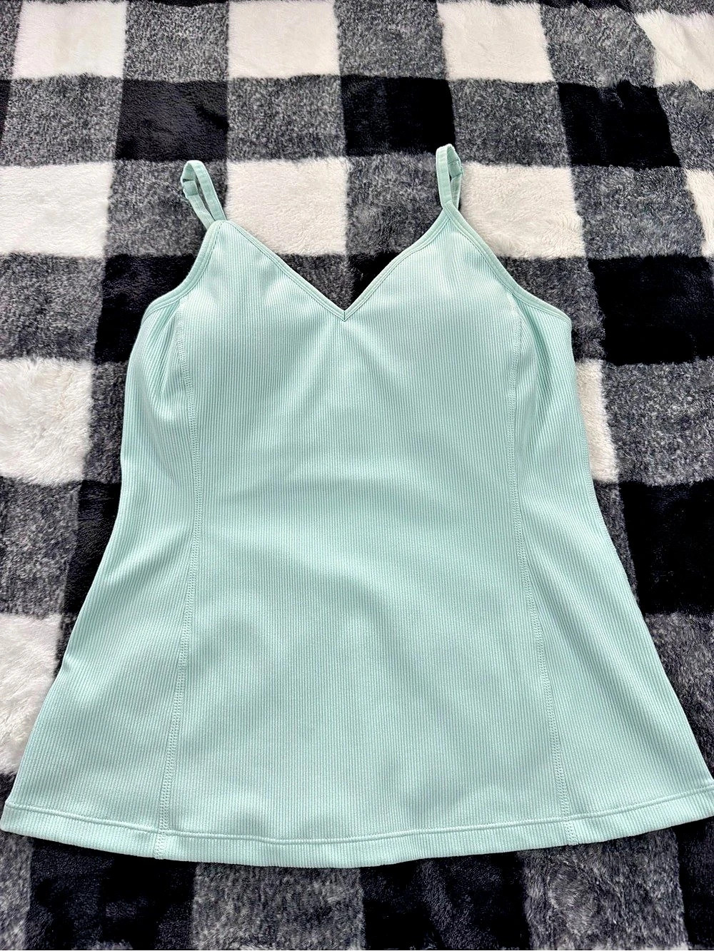 Zella Ribbed Tank Top Co w/ Shelf bra. Size Medium Like New